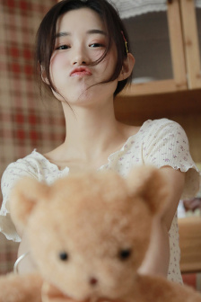 男主从小哄骗女主含H